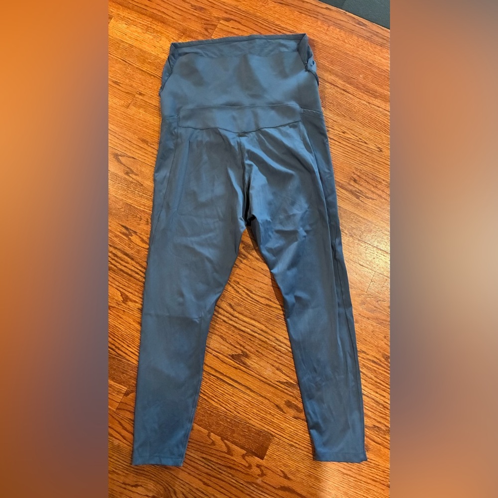 Seraphine Activewear Maternity Leggings in Deep Blue
